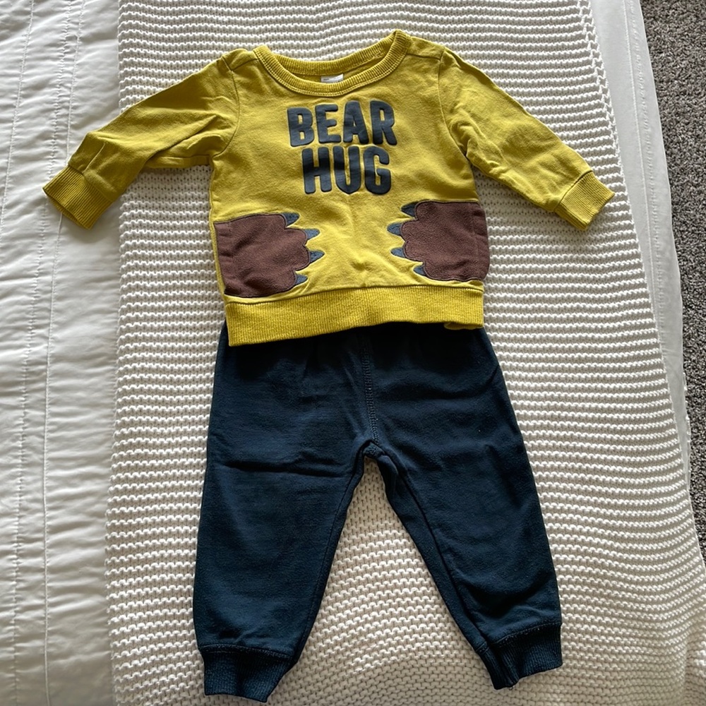 9M Carter’s Baby Boy Outfit